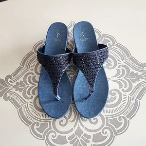 LIKE NEW Simply Vera Vera Wang Denim Wedge Sandals, Size 8.5
